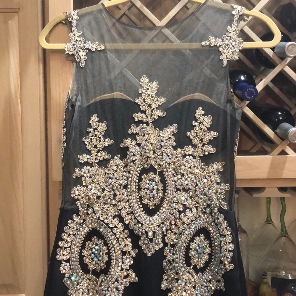 Black size 2 altered gown - Picture 4 of 7